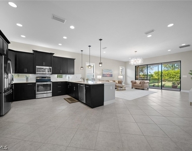 2866 Cinnamon Bay Circle - Photo Thumbnail 19