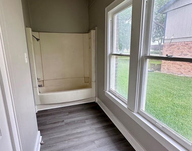 217 Marland St - Photo Thumbnail 7