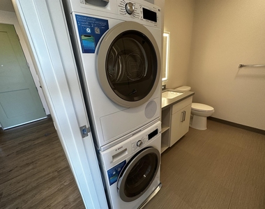 409 Elm - Photo Thumbnail 26