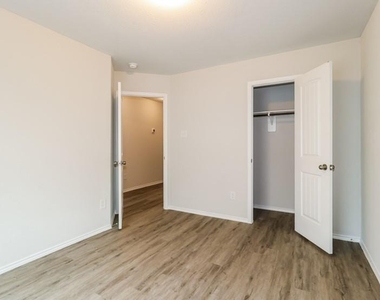 3205 Chunk Drive - Photo Thumbnail 9