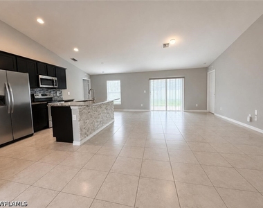 2837 Nw 19th Place - Photo Thumbnail 2