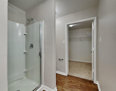 12318 Wavecrest Road - Photo Thumbnail 7