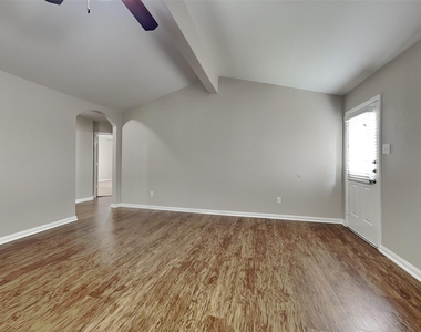 12318 Wavecrest Road - Photo Thumbnail 2