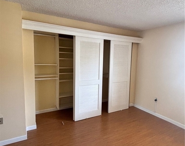 296 4th Avenue S - Photo Thumbnail 14