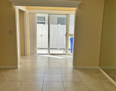 296 4th Avenue S - Photo Thumbnail 3
