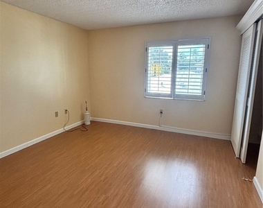 296 4th Avenue S - Photo Thumbnail 9