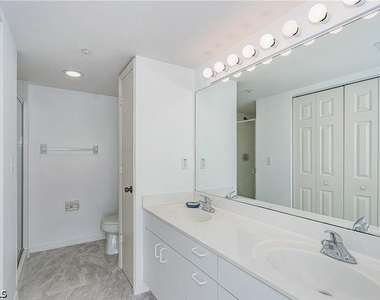 3250 Cypress Glen Way - Photo Thumbnail 16