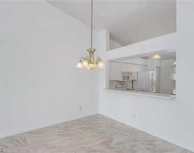 3250 Cypress Glen Way - Photo Thumbnail 6