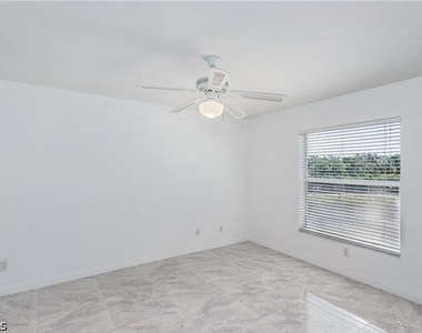 3250 Cypress Glen Way - Photo Thumbnail 13