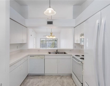 3250 Cypress Glen Way - Photo Thumbnail 11
