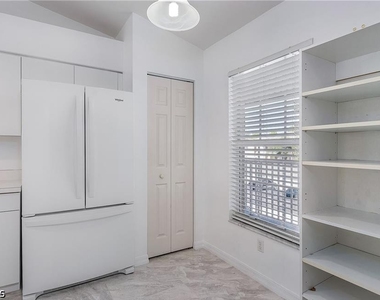 3250 Cypress Glen Way - Photo Thumbnail 12