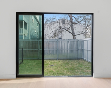 824 Malone Street - Photo Thumbnail 12