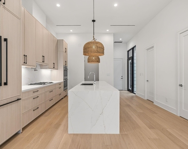 824 Malone Street - Photo Thumbnail 8
