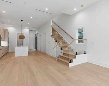 824 Malone Street - Photo Thumbnail 13