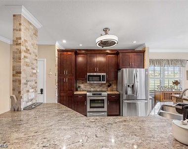 7000 Pinnacle Lane - Photo Thumbnail 8
