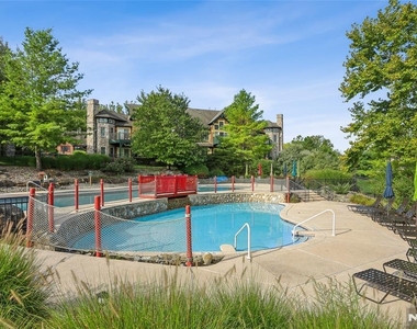 11 Maple - Photo Thumbnail 28