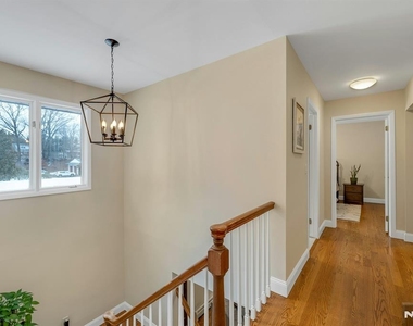 359 Hillview - Photo Thumbnail 25