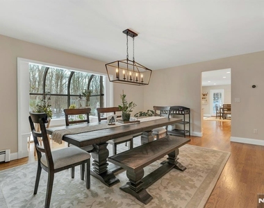 359 Hillview - Photo Thumbnail 17