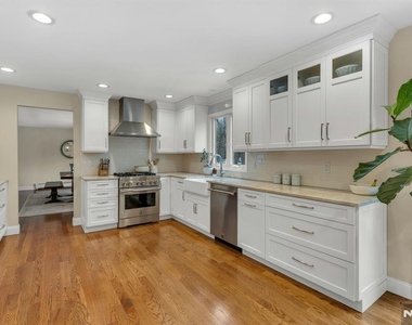 359 Hillview - Photo Thumbnail 6