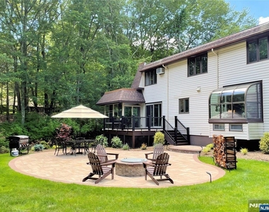 359 Hillview - Photo Thumbnail 1