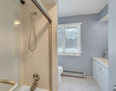 359 Hillview - Photo Thumbnail 34