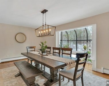 359 Hillview - Photo Thumbnail 19
