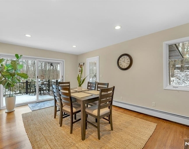 359 Hillview - Photo Thumbnail 14