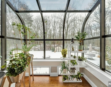359 Hillview - Photo Thumbnail 18