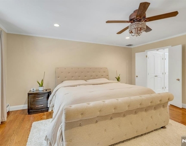 359 Hillview - Photo Thumbnail 28