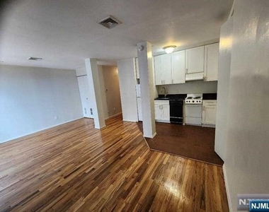 840 River - Photo Thumbnail 4