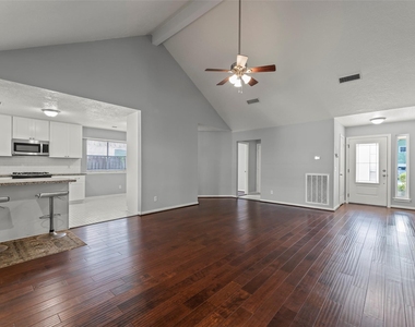 1019 Sugar Mountain Court - Photo Thumbnail 4