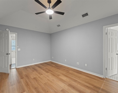 1019 Sugar Mountain Court - Photo Thumbnail 11