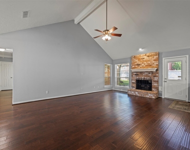 1019 Sugar Mountain Court - Photo Thumbnail 5