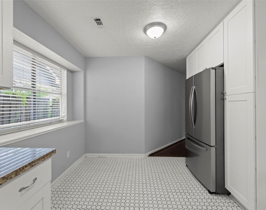 1019 Sugar Mountain Court - Photo Thumbnail 9