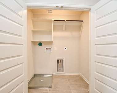 27927 Western Creek Court - Photo Thumbnail 12