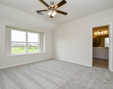 27927 Western Creek Court - Photo Thumbnail 14