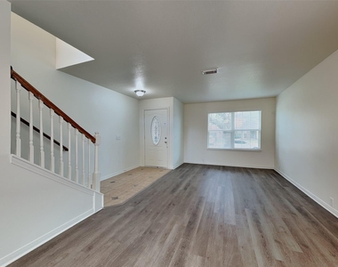 11806 Skydale Drive - Photo Thumbnail 2