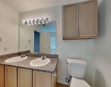 11806 Skydale Drive - Photo Thumbnail 10