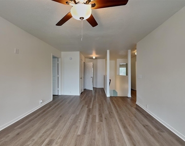 11806 Skydale Drive - Photo Thumbnail 7