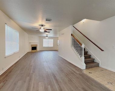 11806 Skydale Drive - Photo Thumbnail 3