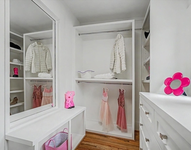 606 Vincent Street - Photo Thumbnail 23