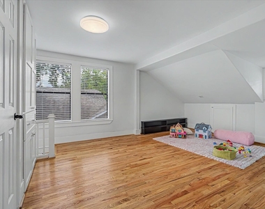 606 Vincent Street - Photo Thumbnail 26