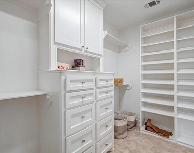 606 Vincent Street - Photo Thumbnail 15