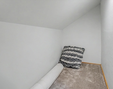 606 Vincent Street - Photo Thumbnail 30