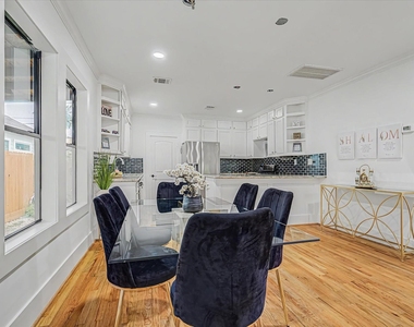 606 Vincent Street - Photo Thumbnail 5