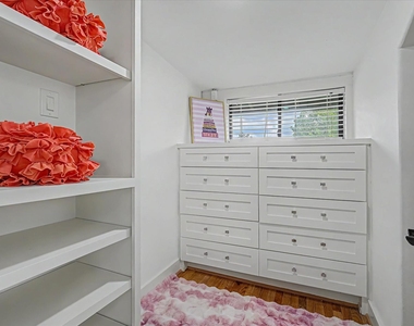 606 Vincent Street - Photo Thumbnail 29