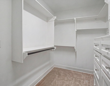 606 Vincent Street - Photo Thumbnail 16