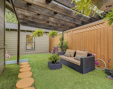 606 Vincent Street - Photo Thumbnail 13