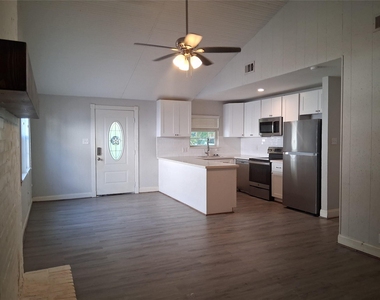 26445 E Lazy Ln - Photo Thumbnail 3