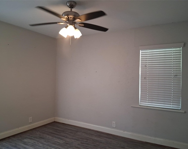 26445 E Lazy Ln - Photo Thumbnail 8